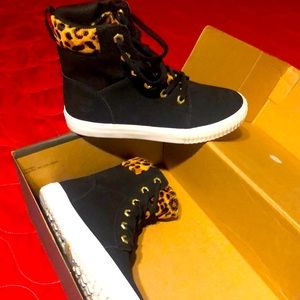 Brand new never worn cheetah print and black timberlands